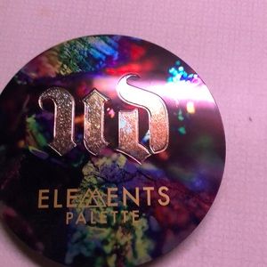 LE Urban Decay Elements Palette